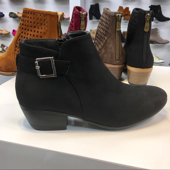 City Classified Fx Suede Black Slip On Flat Bootie - Picture 5 of 5